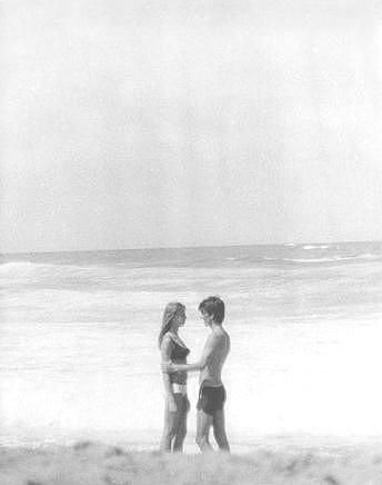 george harrison and pattie boyd kissing